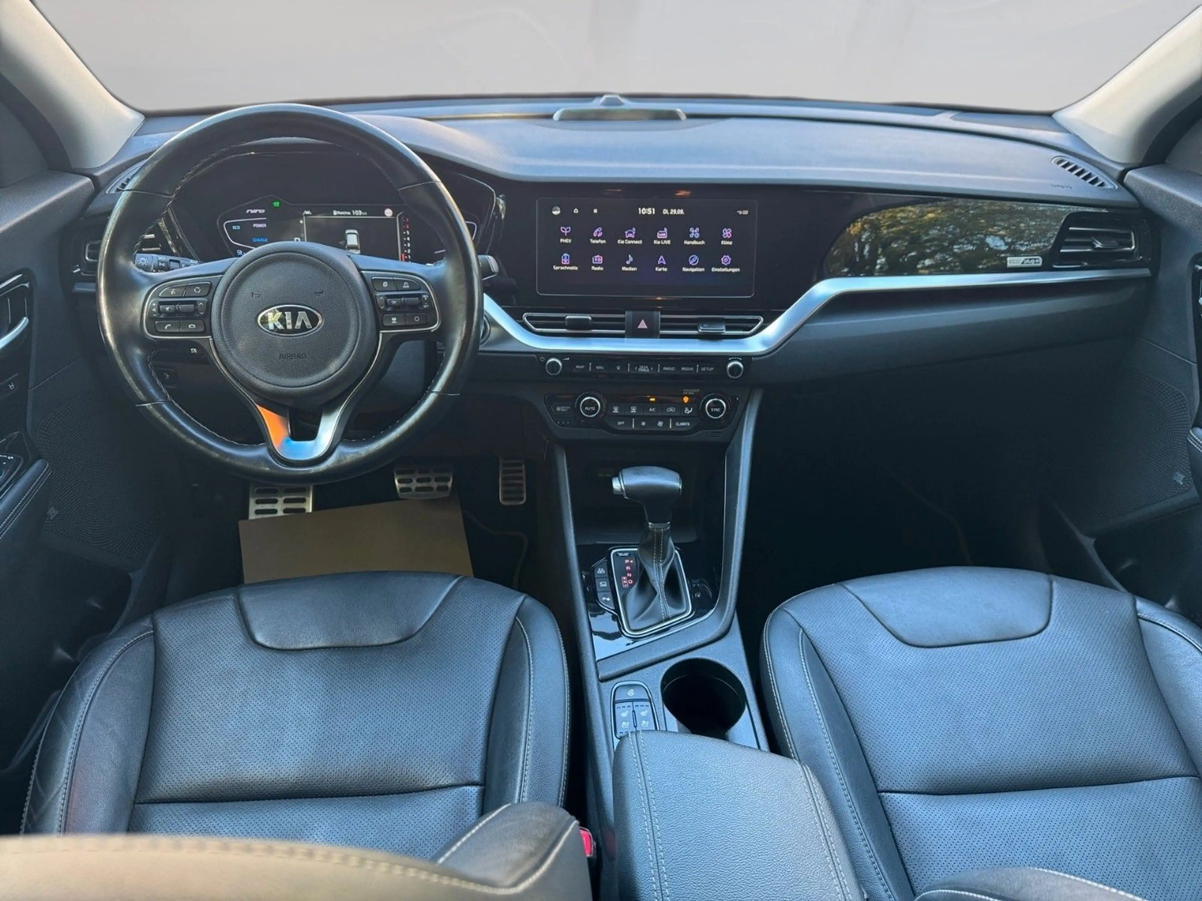 Kia Niro Spirit Plug-in Hybrid — photo 11