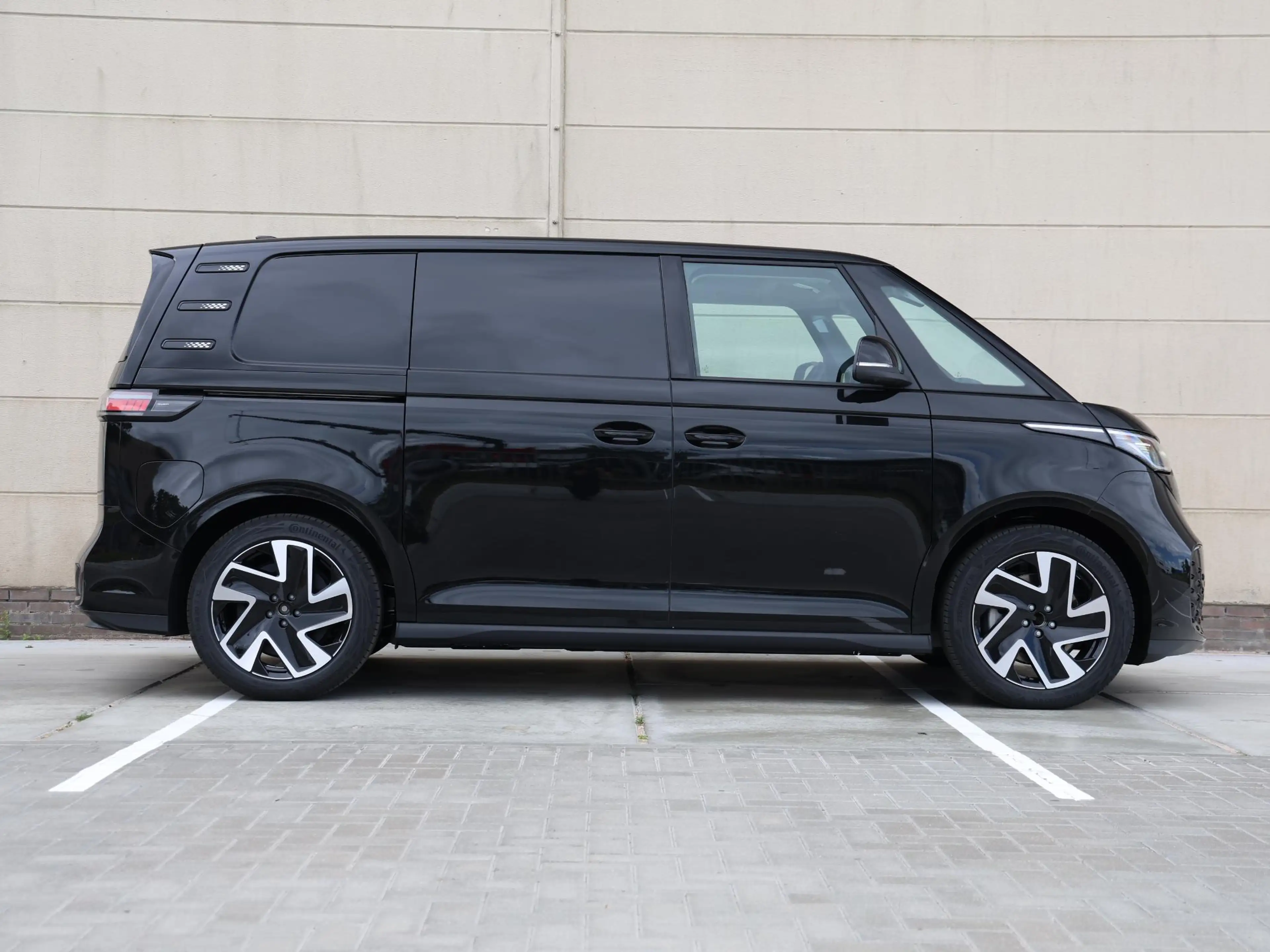 Volkswagen ID. Buzz Cargo Bulli Limited Edition Elektromotor 286PK 79 kWh | — photo 2