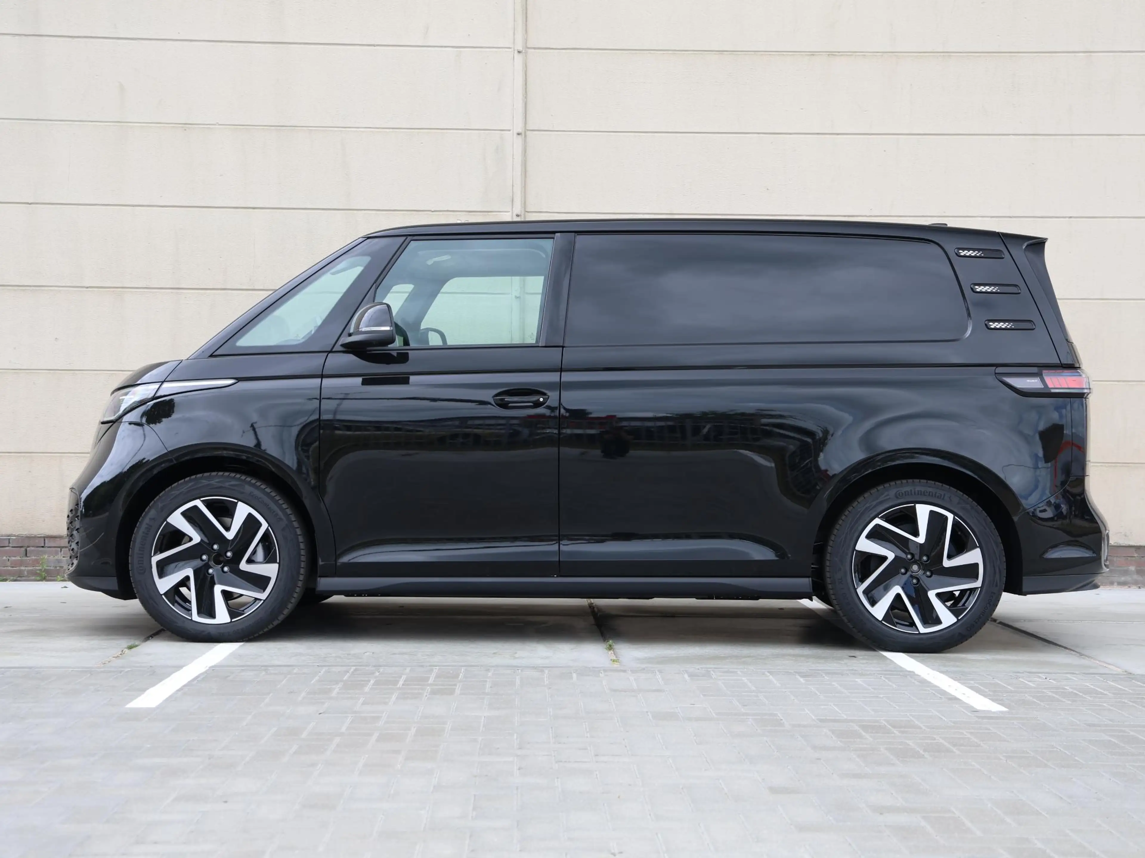 Volkswagen ID. Buzz Cargo Bulli Limited Edition Elektromotor 286PK 79 kWh | — photo 10