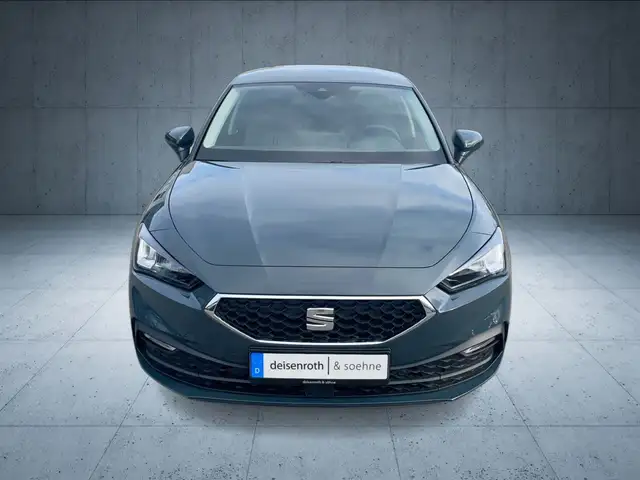 Seat Leon view 8