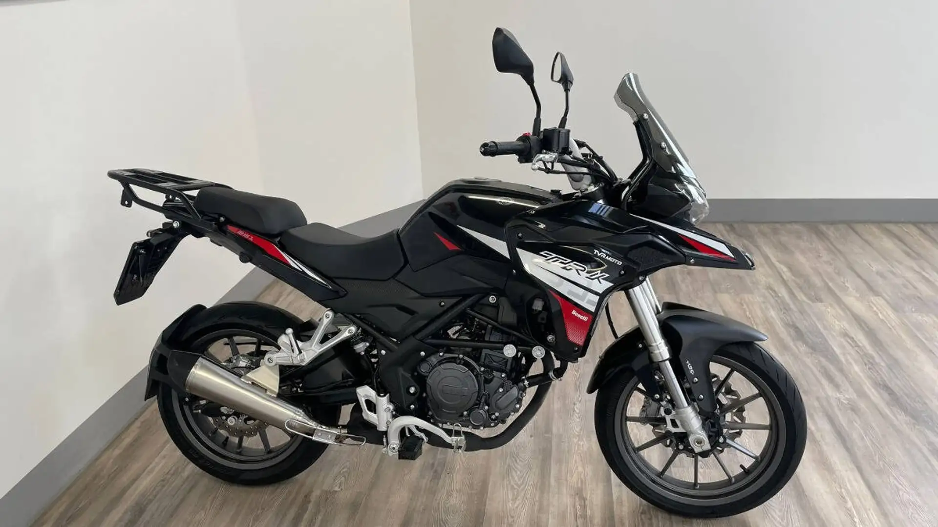 Benelli TRK 251 E4 Alb - 2