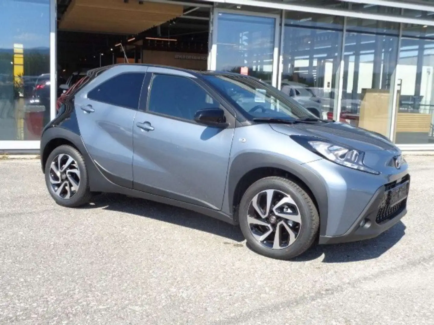Toyota Aygo X 1,0 VVT-i Pulse CVT *PROMPT Blau - 2