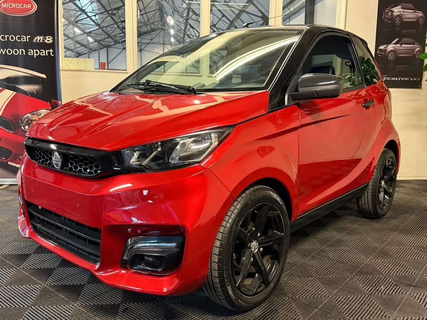 Aixam City PREMIUM SPORT 8 PS Mopedauto Microcar 45 KM Rot - 1