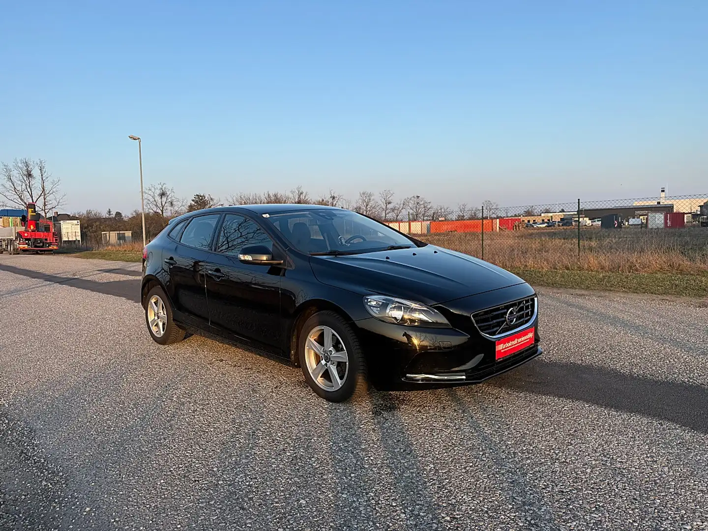 Volvo V40 D2 Kinetic **Zahnriemen inkl. Wasserpumpe erneu... Schwarz - 2