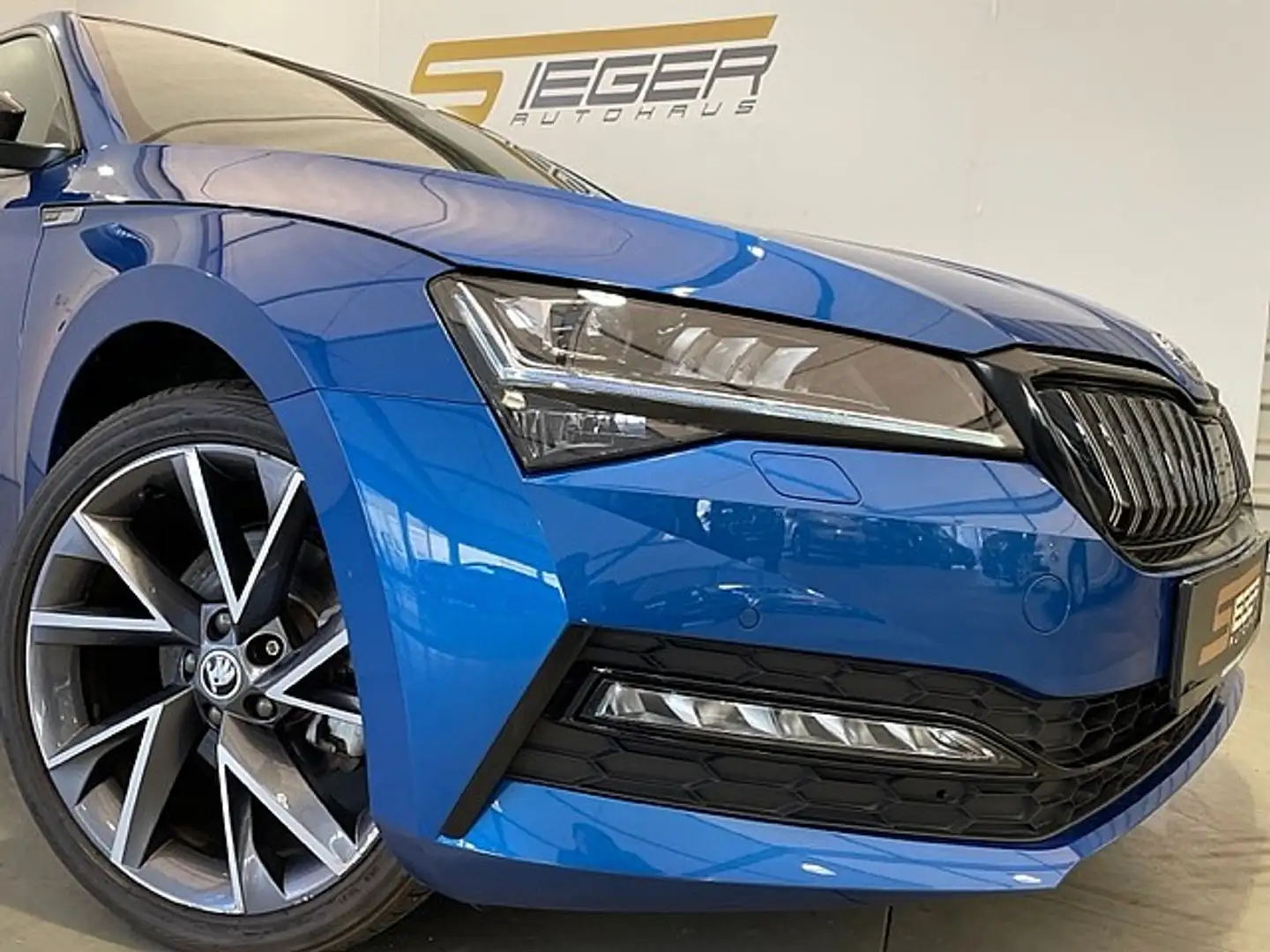 Skoda Superb 1,4 TSI PHEV Sportline DSG Blau - 2
