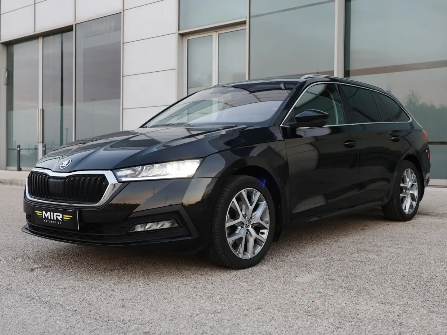 Skoda Octavia Combi 2.0TDI Selection DSG7 110kW Negro - 1