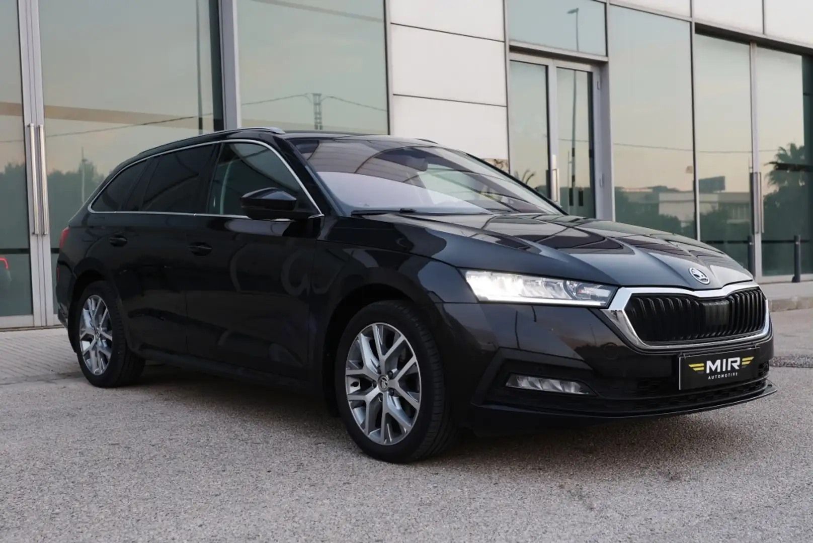 Skoda Octavia Combi 2.0TDI Selection DSG7 110kW Negro - 2
