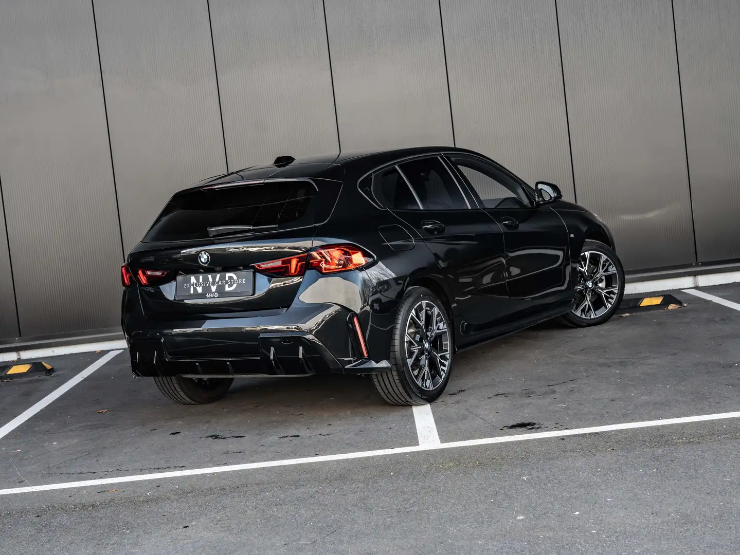 BMW 120 120 | M-Sport | ACC | CAM | Sport Seats Negro - 2