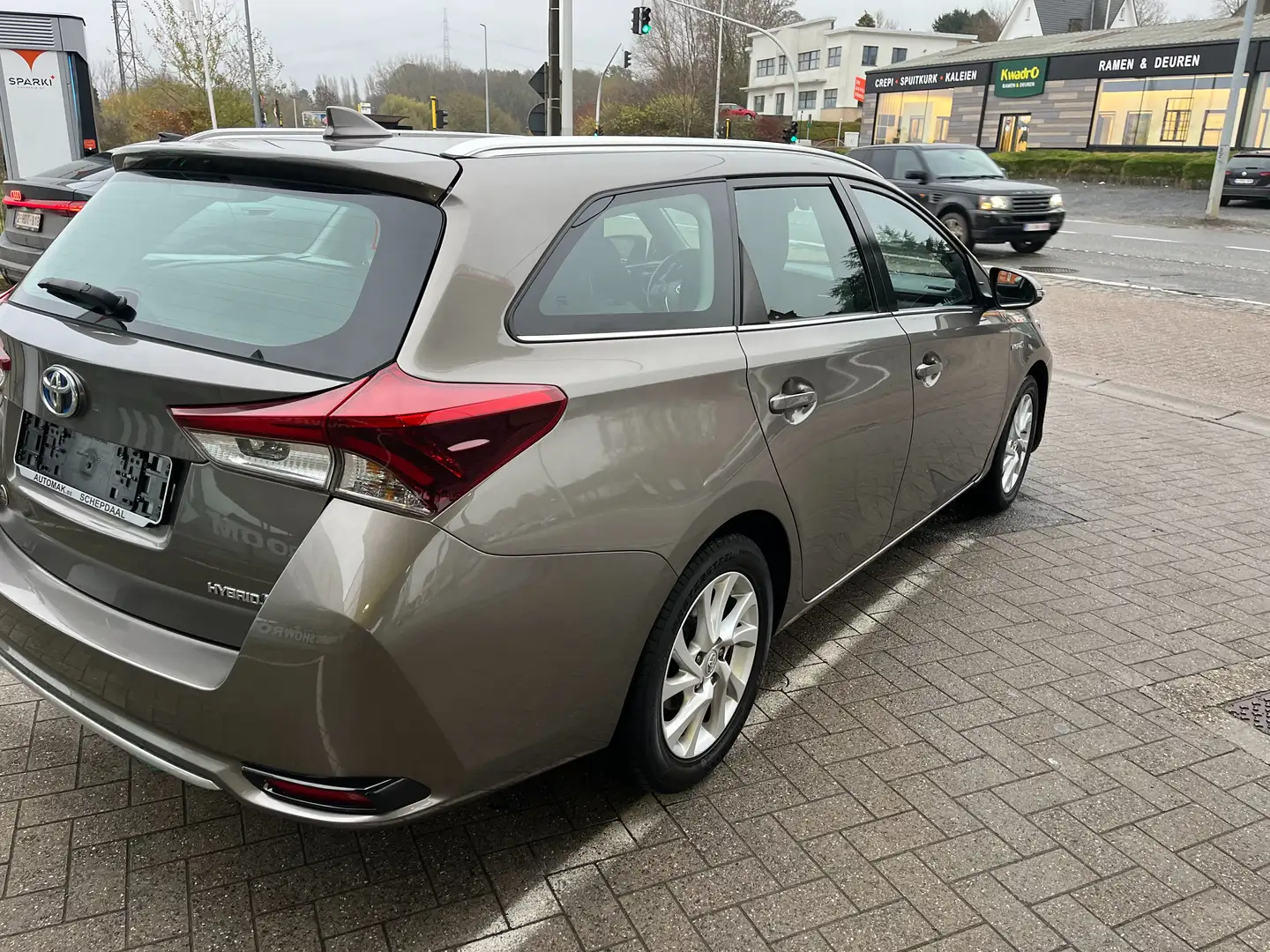 Toyota Auris Auris SW HEV 1.8i HSD Comfort Garantie Gris - 2