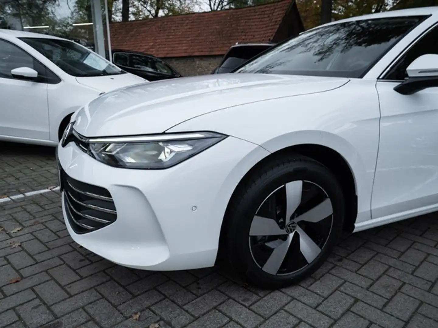 Volkswagen Passat Business TDI DSG AHK Weiß - 2