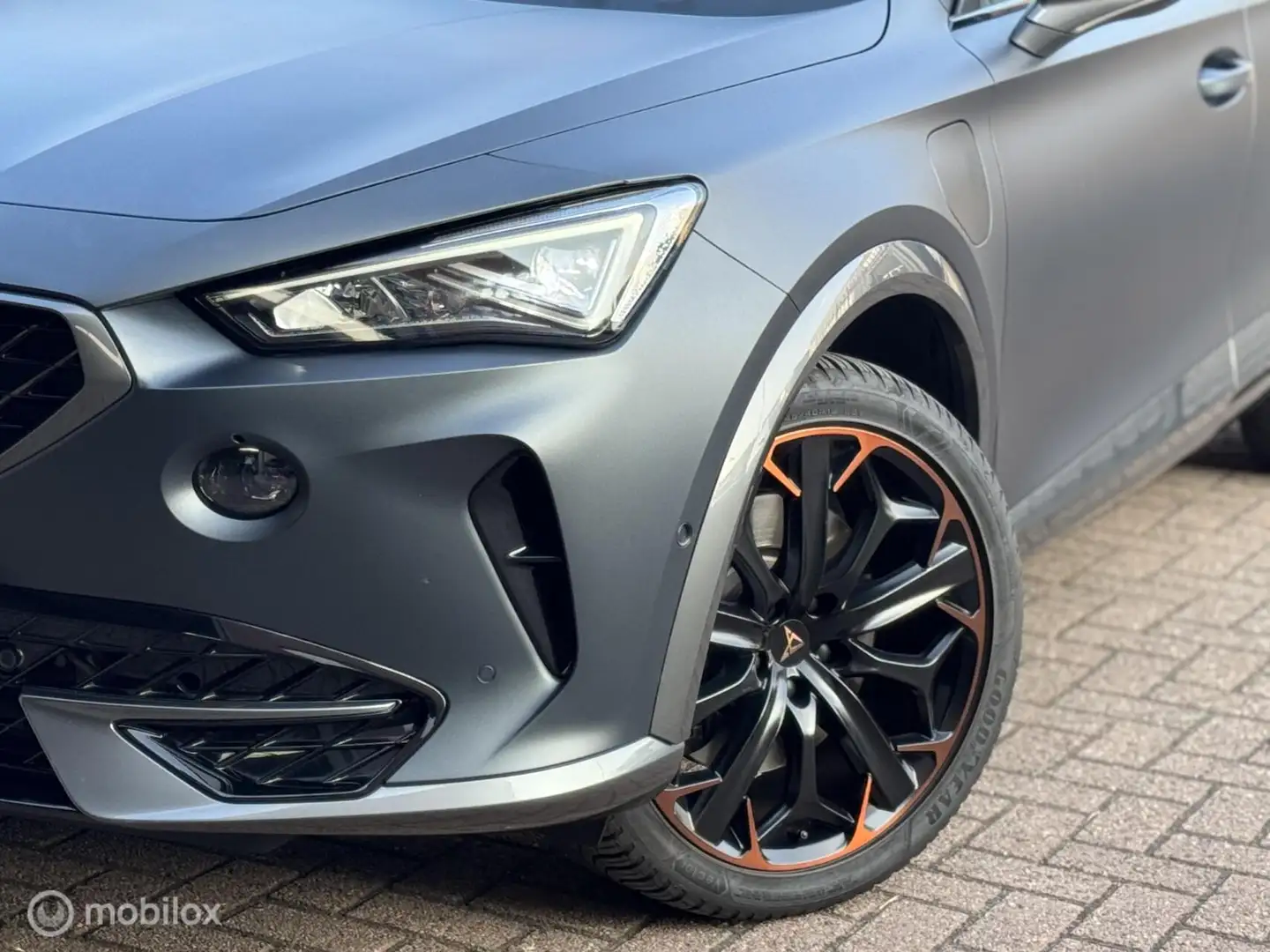 CUPRA Formentor 1.4 e-Hybrid 245pk Pano keyless Trekhaak 360 Grijs - 2
