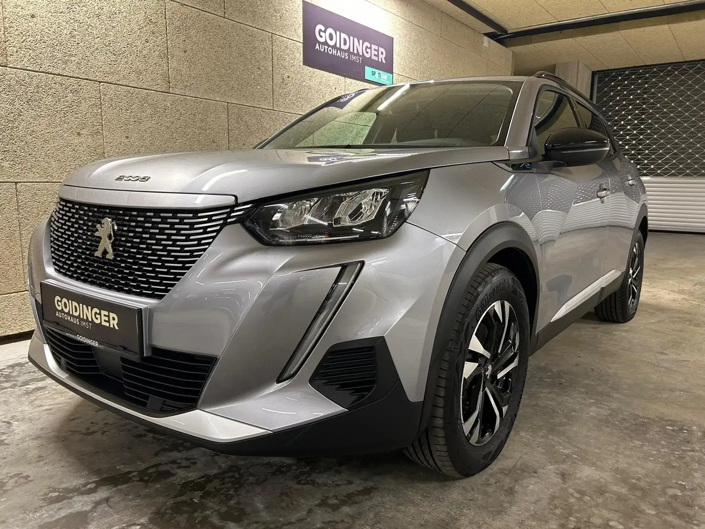 Peugeot 2008 e-2008 Allure Pack 50kWh Grau - 1