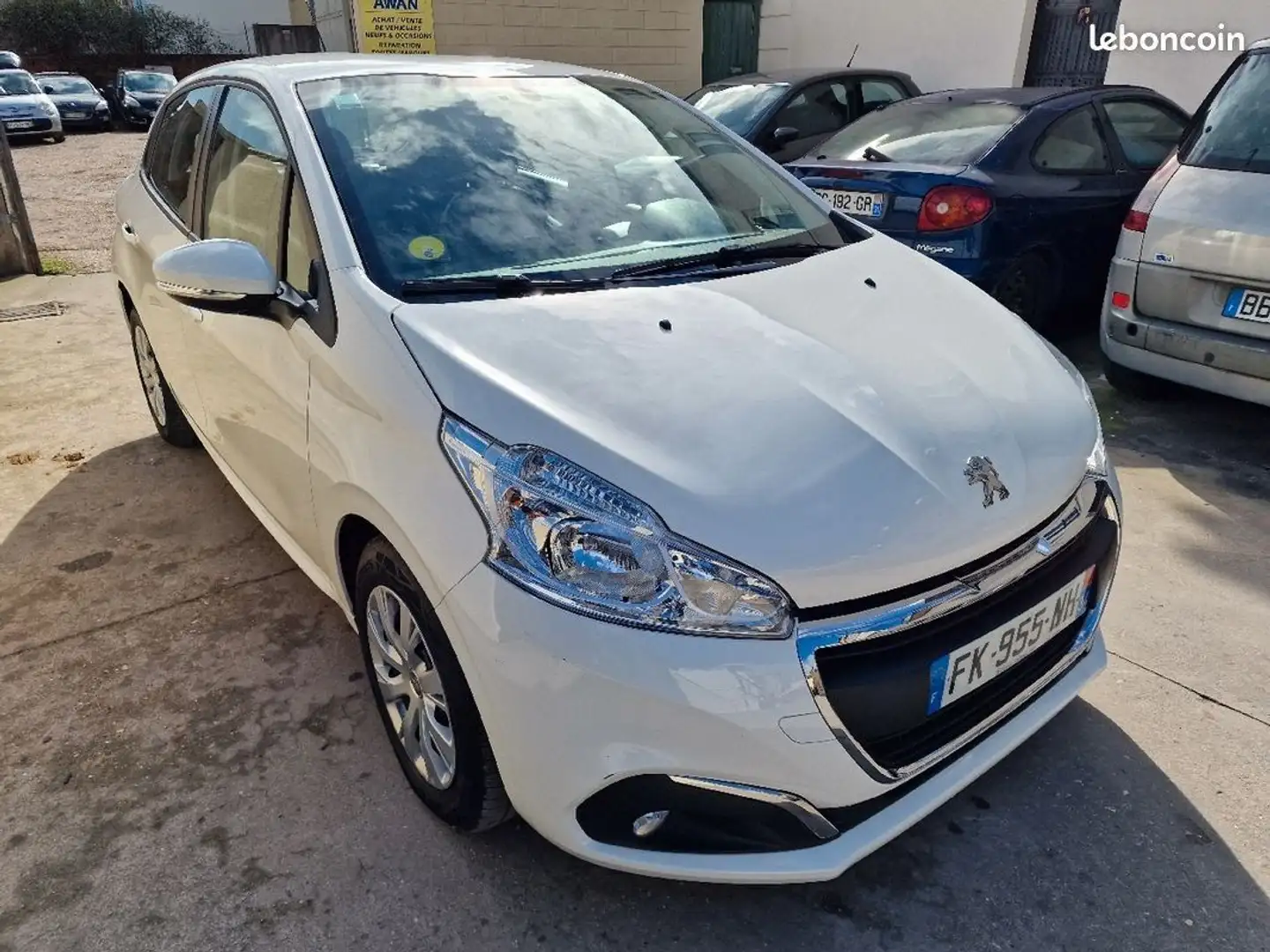 Peugeot 208 1.5 bluehdi 100ch s&s business 89000km 5 PLACE DE 2019 garantie 12-mois 1ère main Weiß - 2