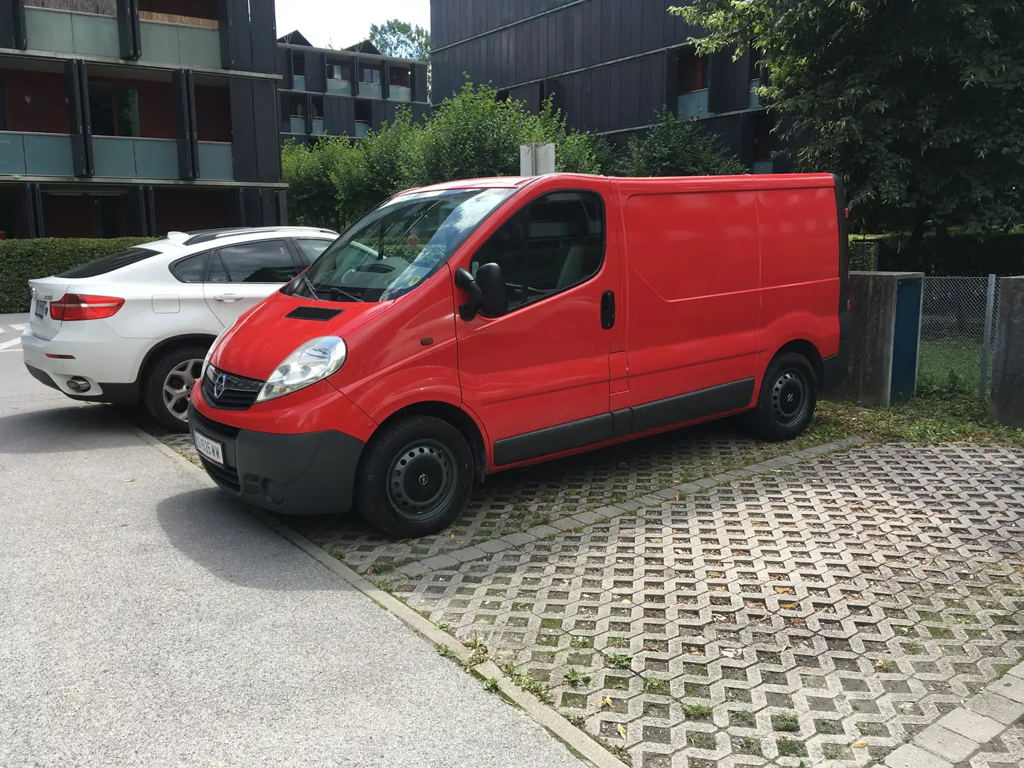Opel Vivaro Selbst ausgebaut zum Camper Rot - 1