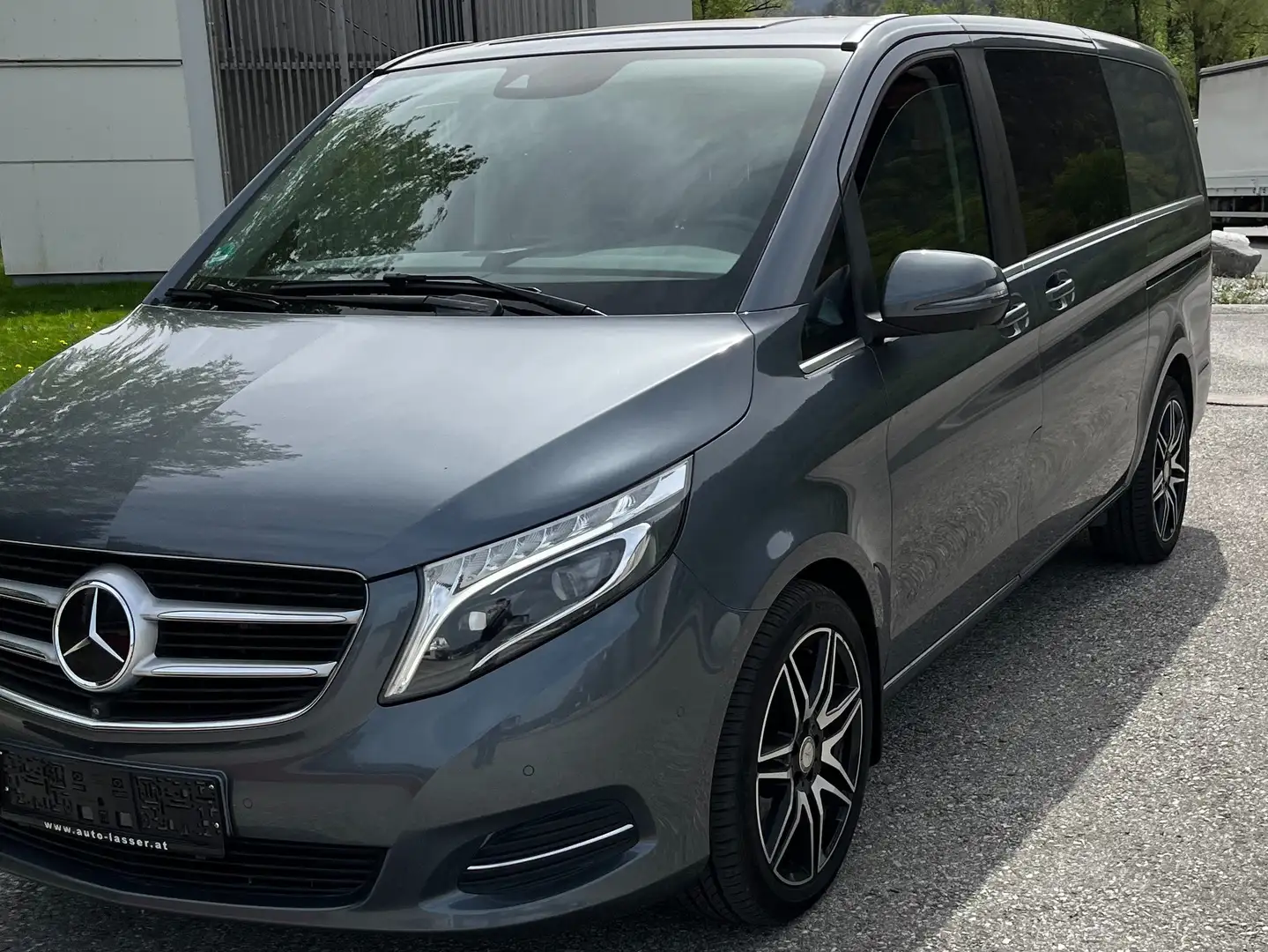 Mercedes-Benz V 250 V 250 d lang Avantgarde Aut. Avantgarde Grau - 2