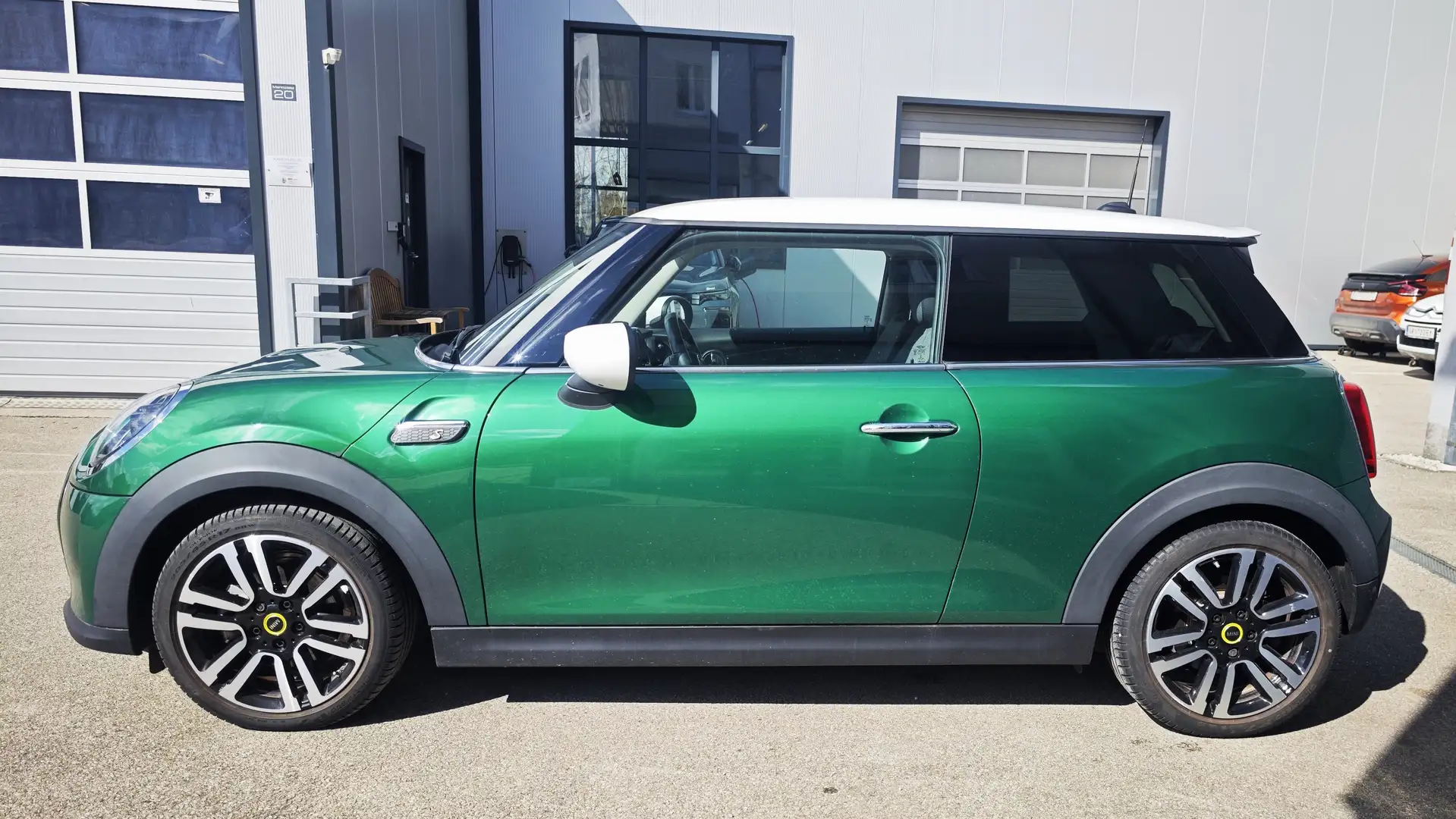 MINI Cooper SE 32,6kWh Aut. Erstbesitz NP €39.148,- Grün - 2