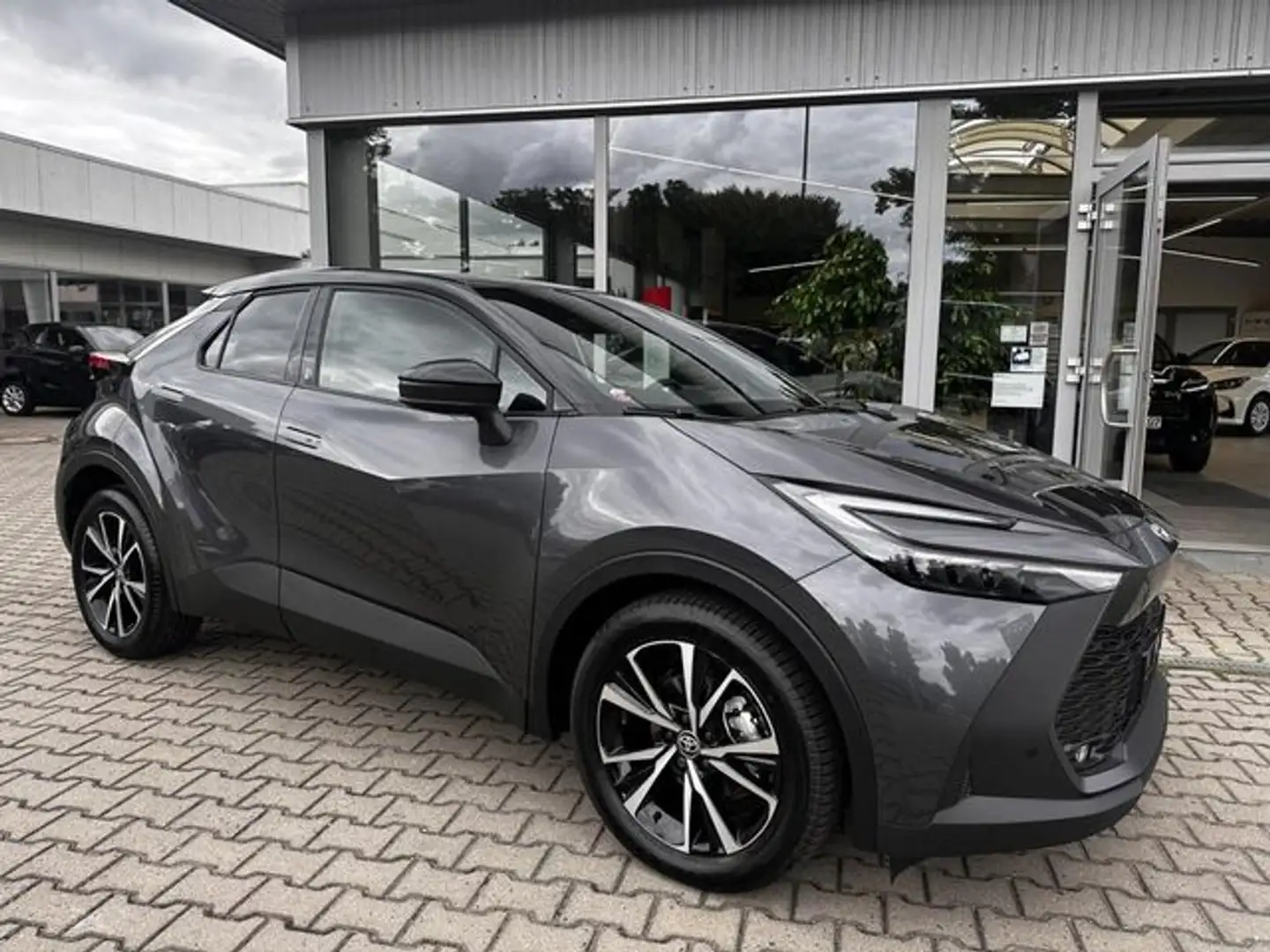 Toyota C-HR 2.0 Hybrid Team D*LED*ACC*NAVI*KAM*TOTW Grijs - 2