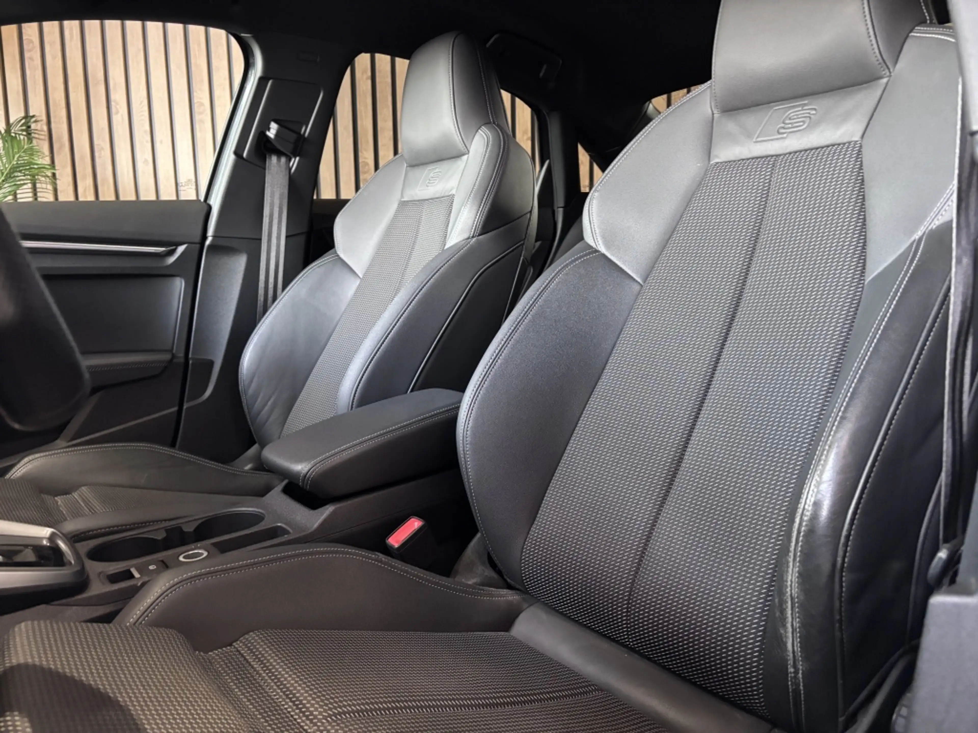 Audi A3 Limousine 30 TFSI S edition — photo 25