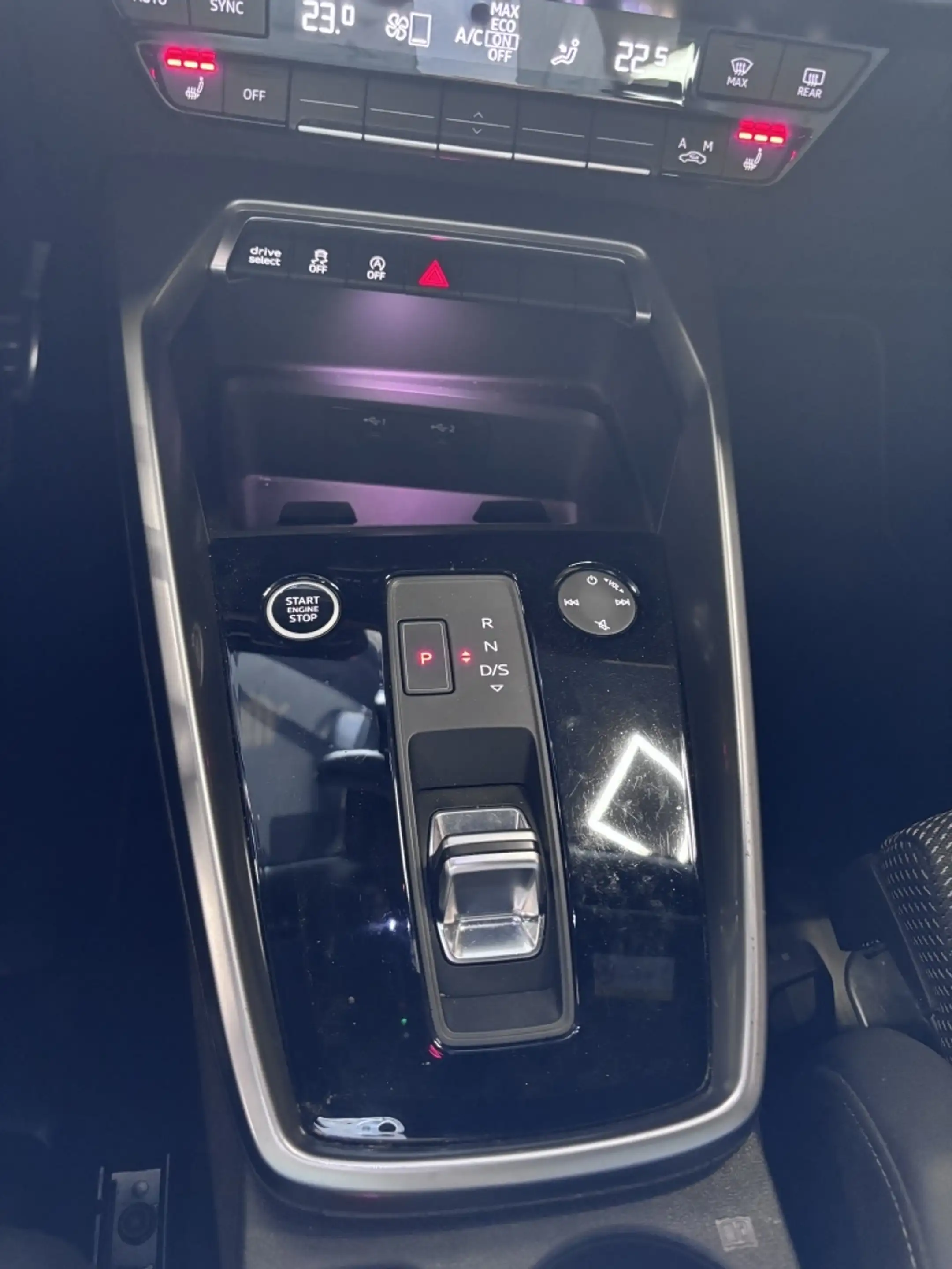 Audi A3 Limousine 30 TFSI S edition — photo 12