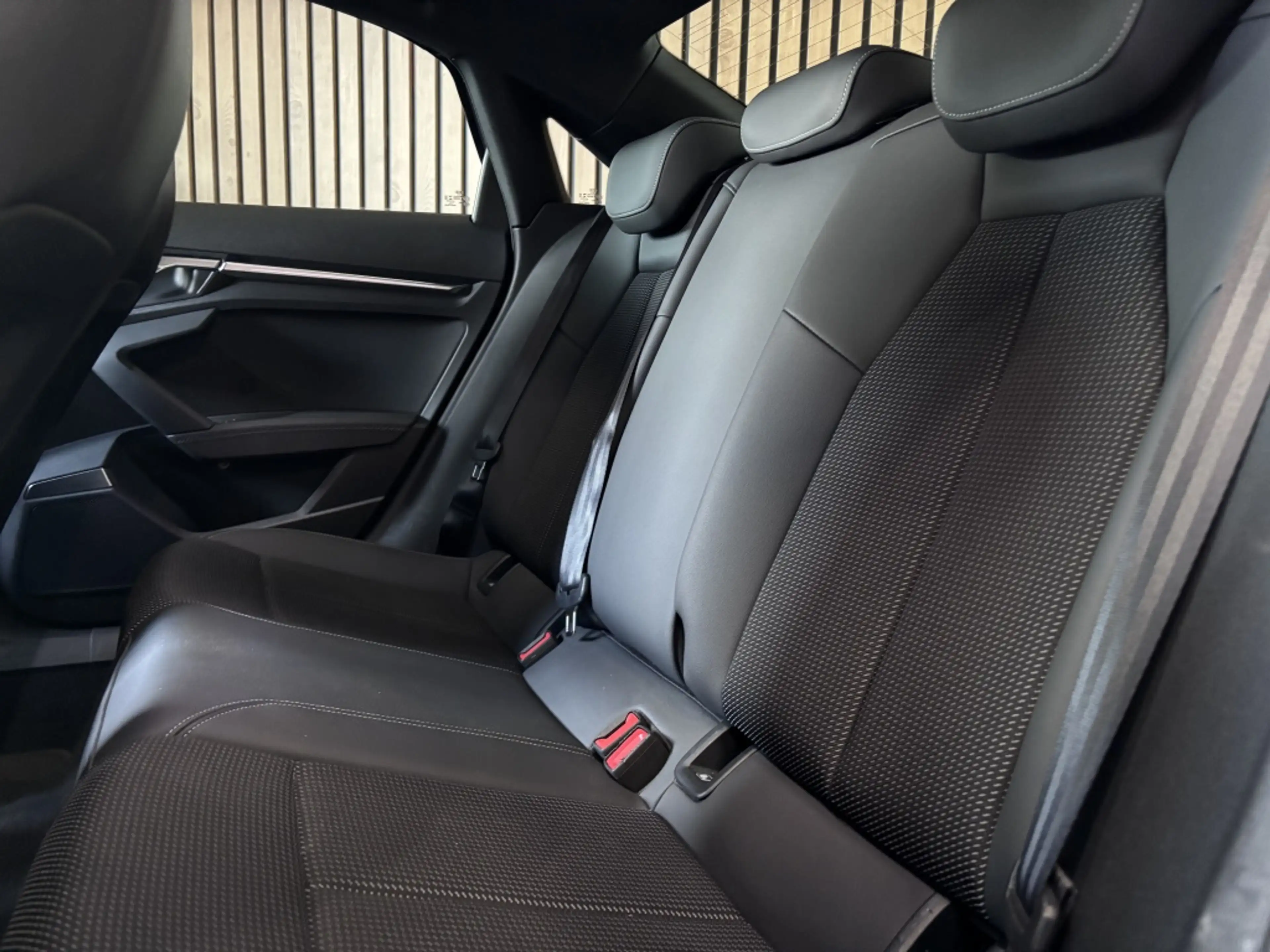 Audi A3 Limousine 30 TFSI S edition — photo 18