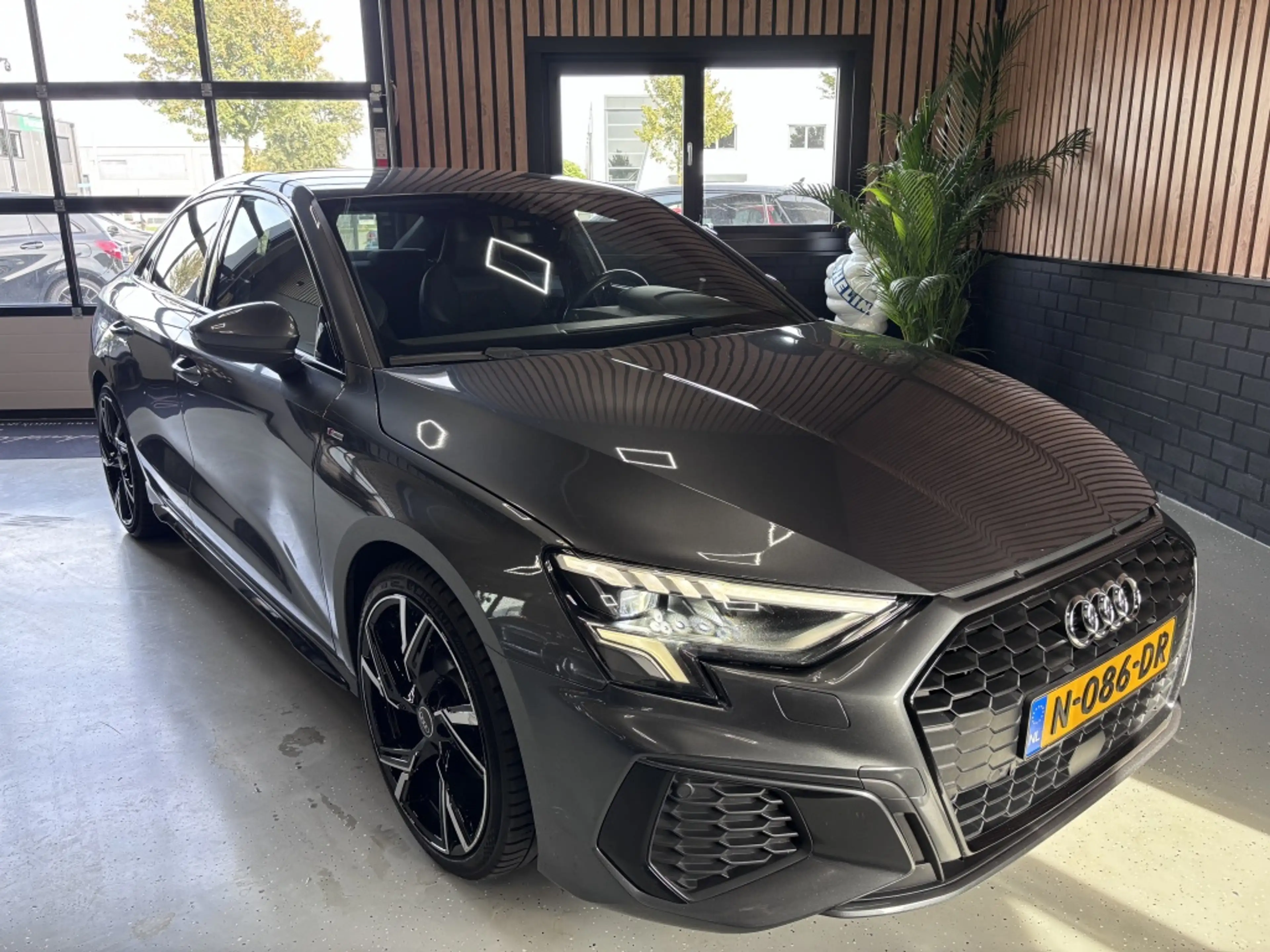 Audi A3 Limousine 30 TFSI S edition — photo 5