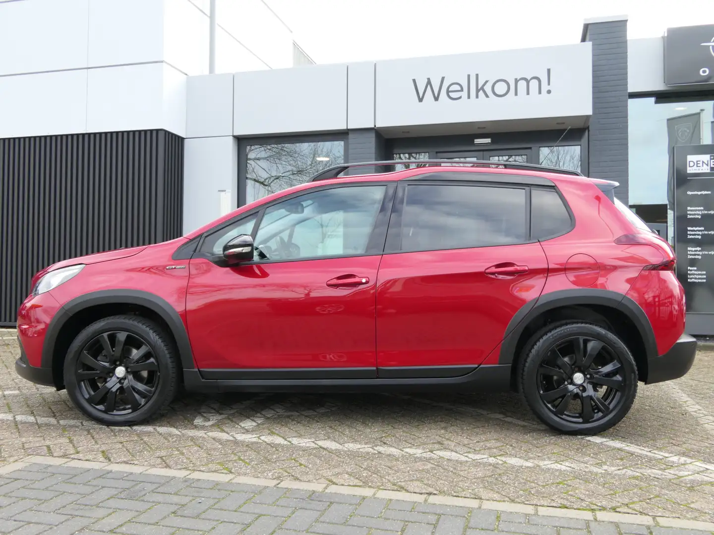 Peugeot 2008 1.2 PureTech Allure Automaat | Camera | LMV 17'' | Rot - 2