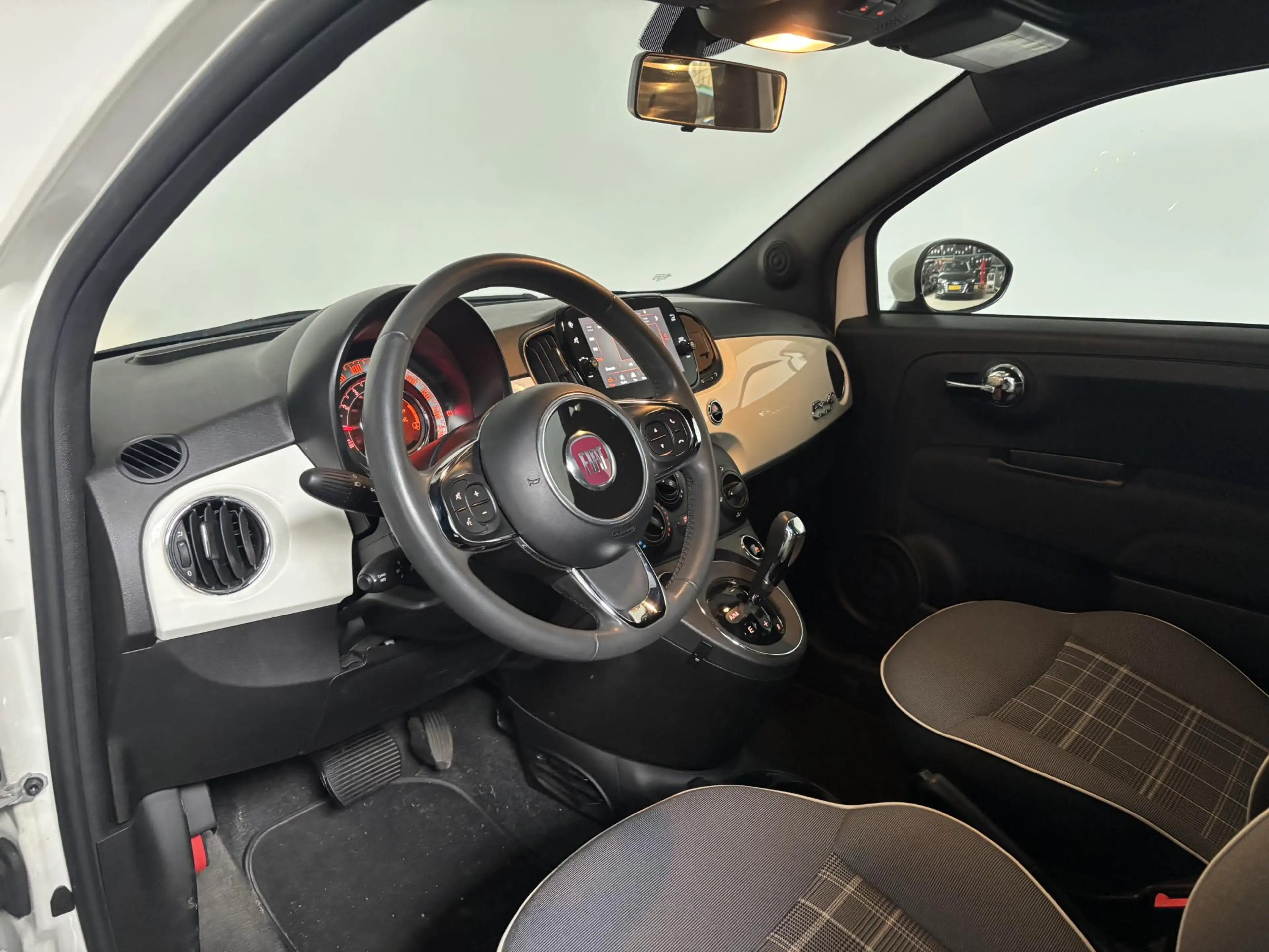 Fiat 500C 1.2 Automaat Lounge Cruise Control Navigatie Airco — photo 2