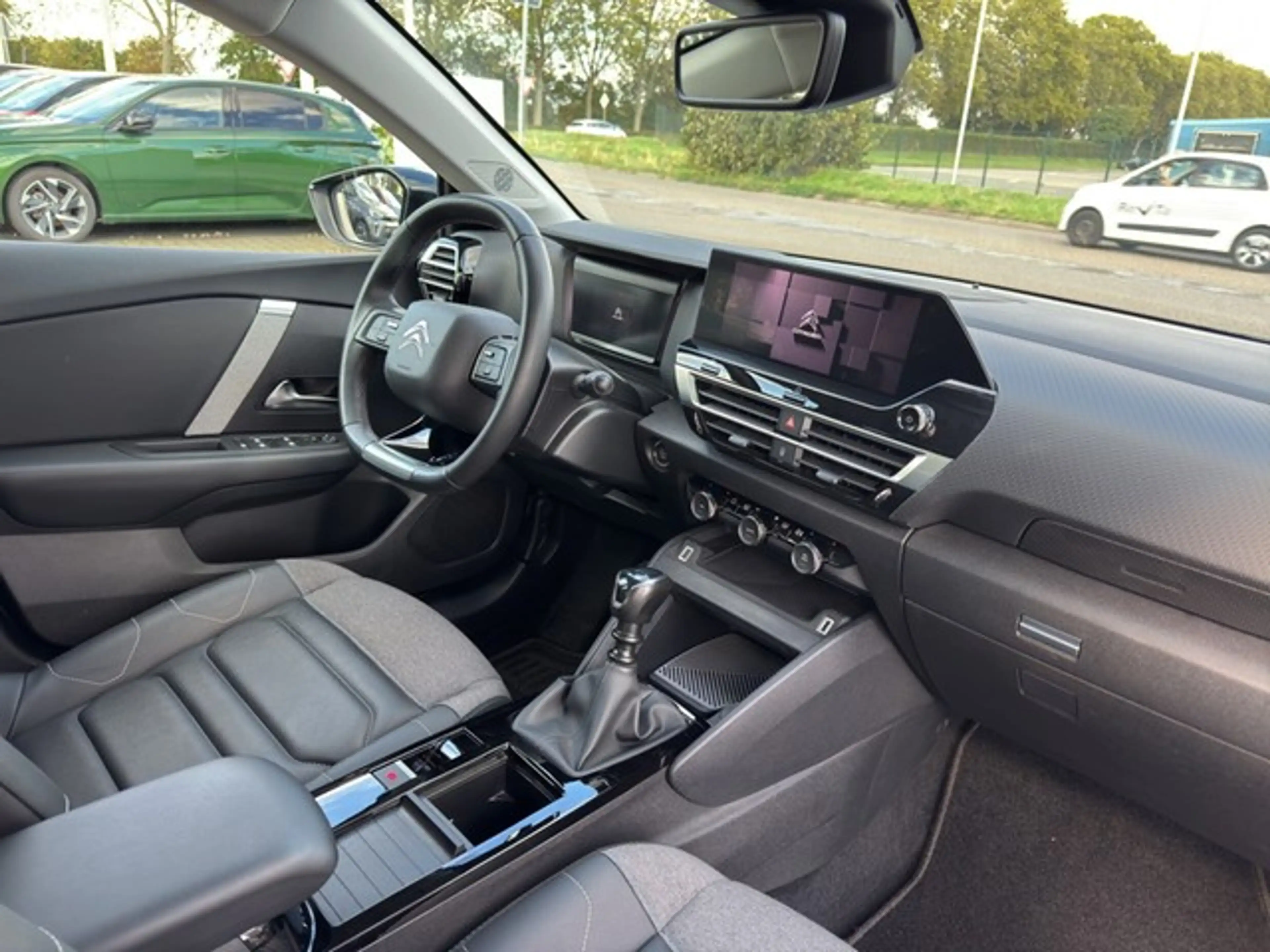 Citroen C4 PureTech 130 S&S Shine Navi+LED+HUD+CAM+PDC v/h+ — photo 10