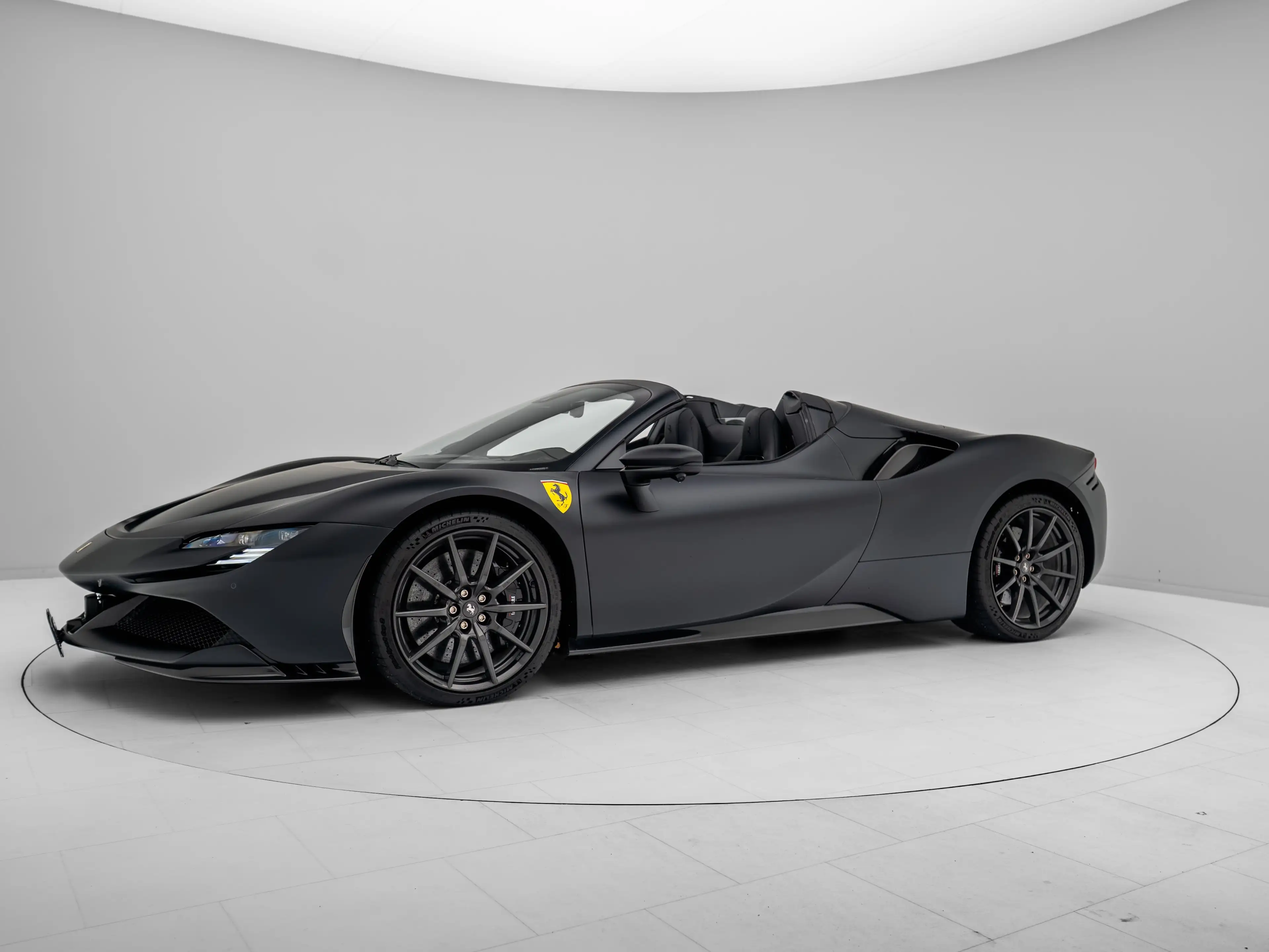 Ferrari SF90 Spider NERO OPACO - FERRARI HAMBURG — photo 10