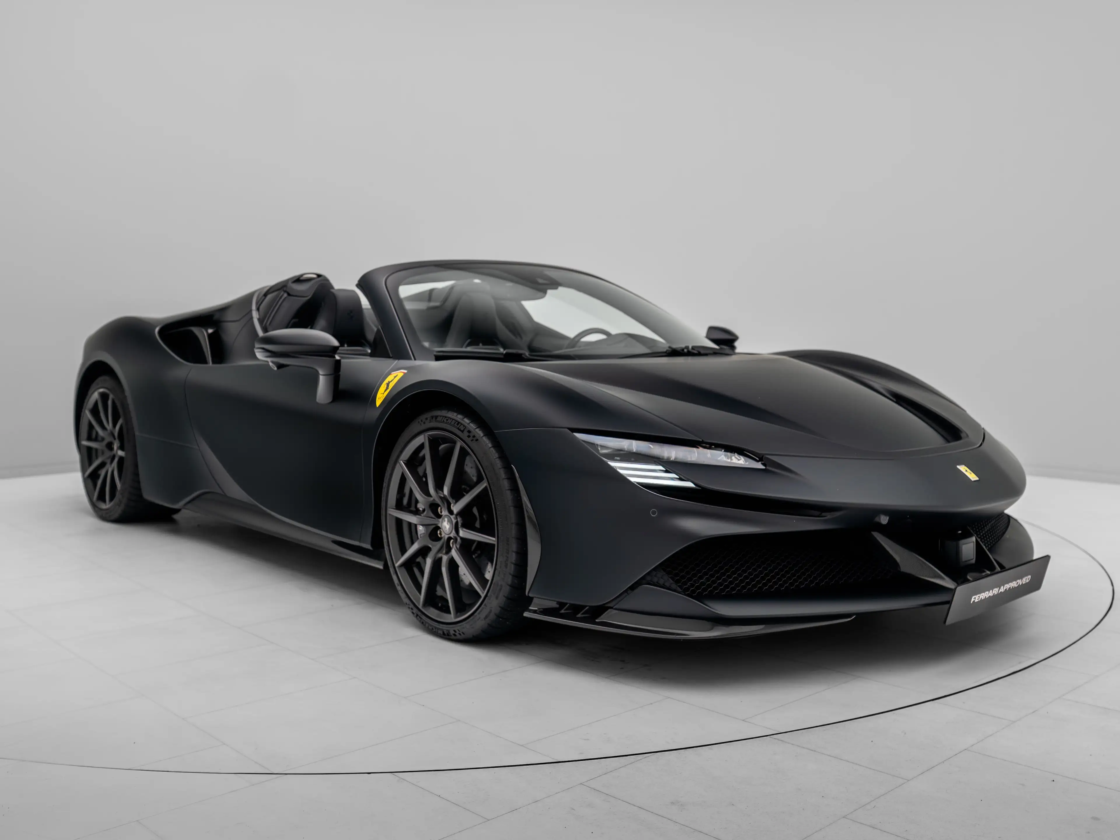 Ferrari SF90 Spider NERO OPACO - FERRARI HAMBURG — photo 3