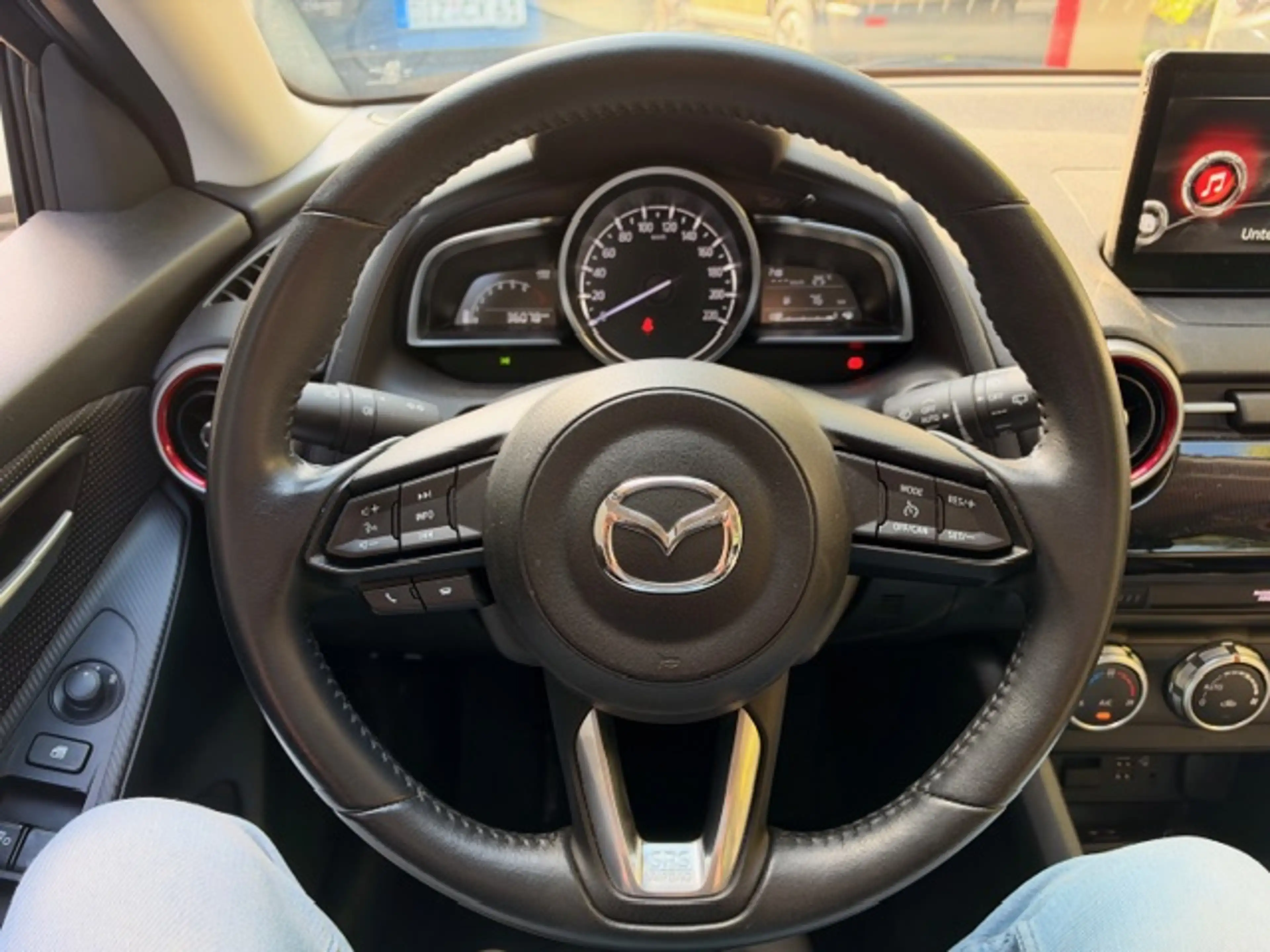 Mazda 2 SKYACTIV-G 90 — photo 10