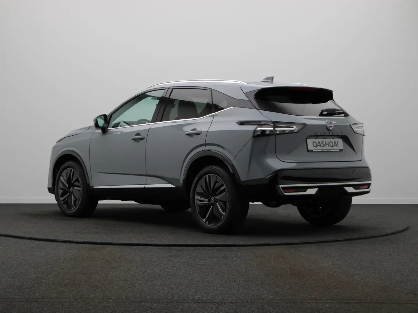 Nissan Qashqai Tekna + Panoramisch glazen dak + Cold Pack Mild-Hy Grau - 2