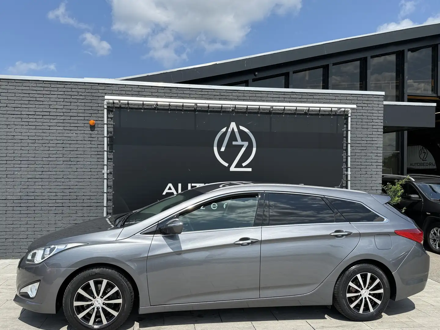 Hyundai i40 Wagon 1.6 GDI Blue Business Edition Grijs - 1
