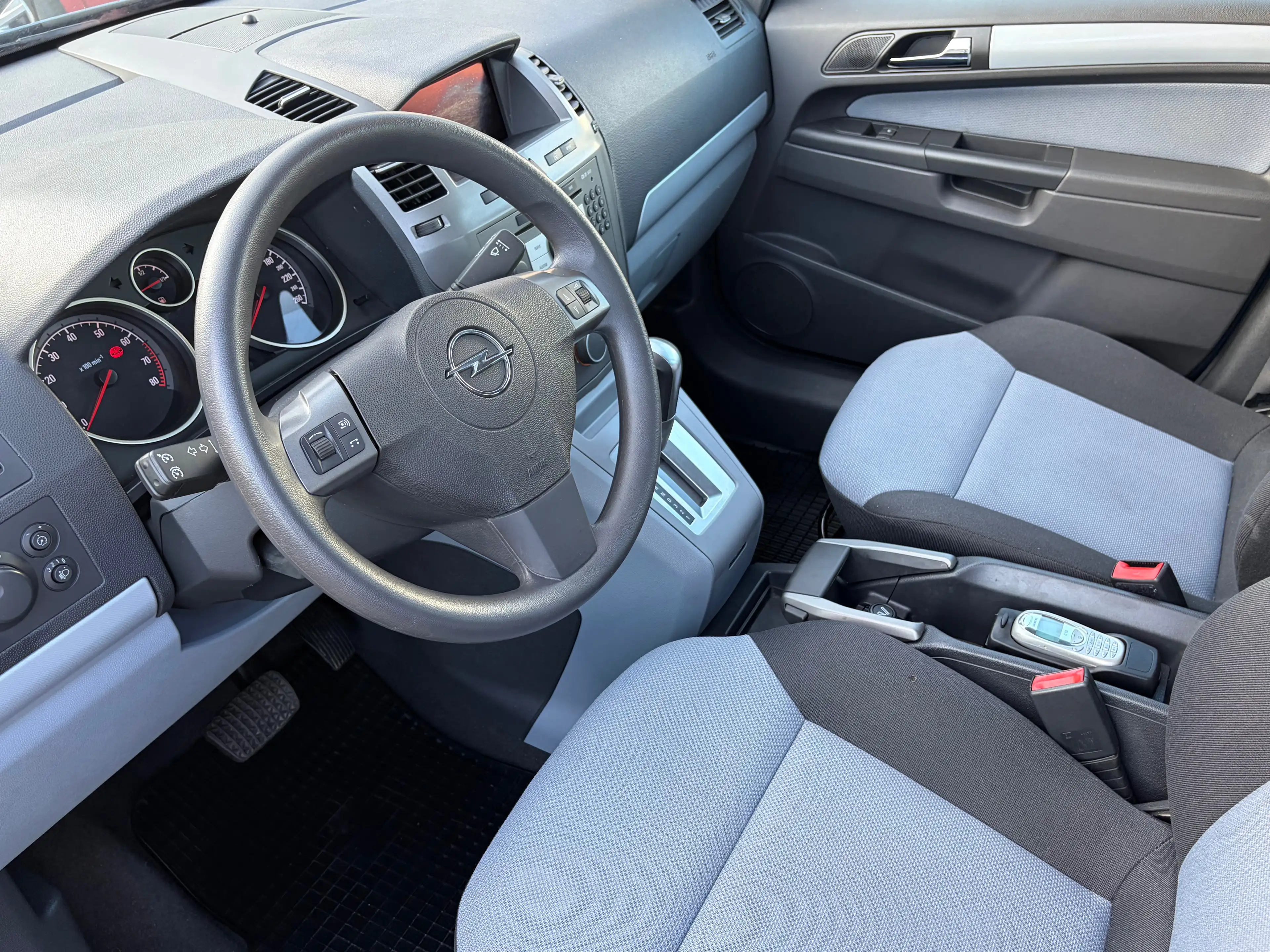 Opel Zafira Automatik*7.Sitze*1.Hand*Navi*AHK*BT*PDC*Temp.* — photo 9