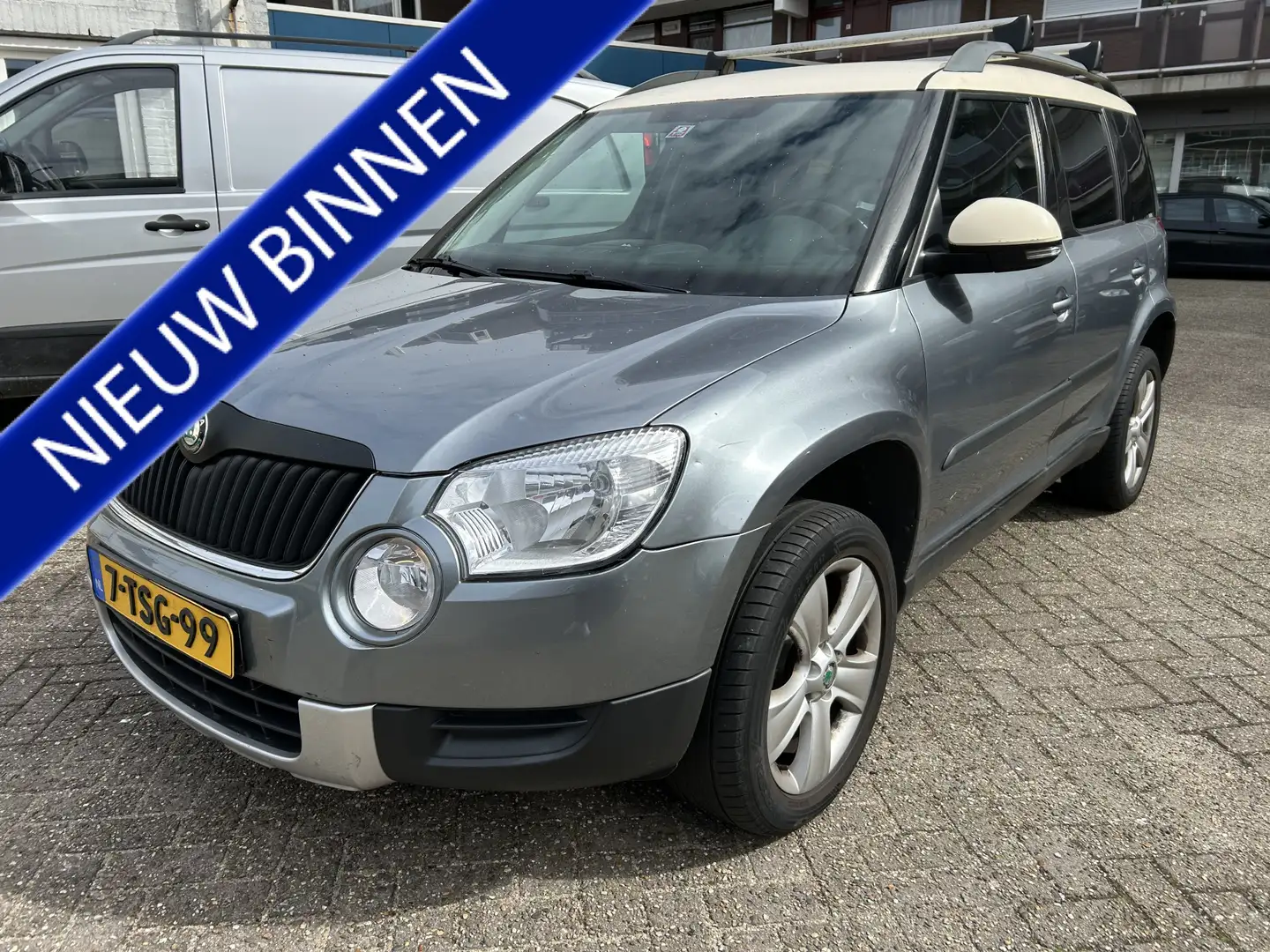Skoda Yeti 1.2 TSI Adventure Let op! Motor ratelt!! ALLEEN HA Gris - 1