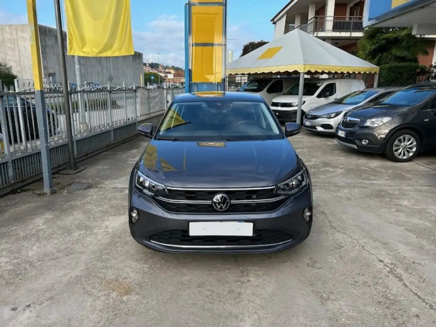 Volkswagen Taigo 1.0 TSI 110 CV DSG Life UNICO PROPRIETARIO Grigio - 1