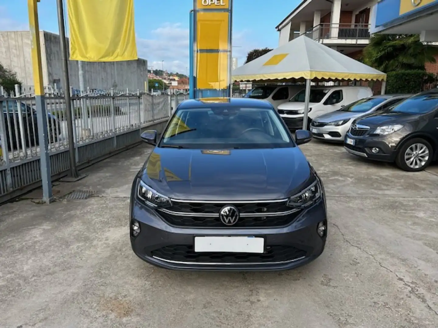 Volkswagen Taigo 1.0 TSI 110 CV DSG Life UNICO PROPRIETARIO Grigio - 2