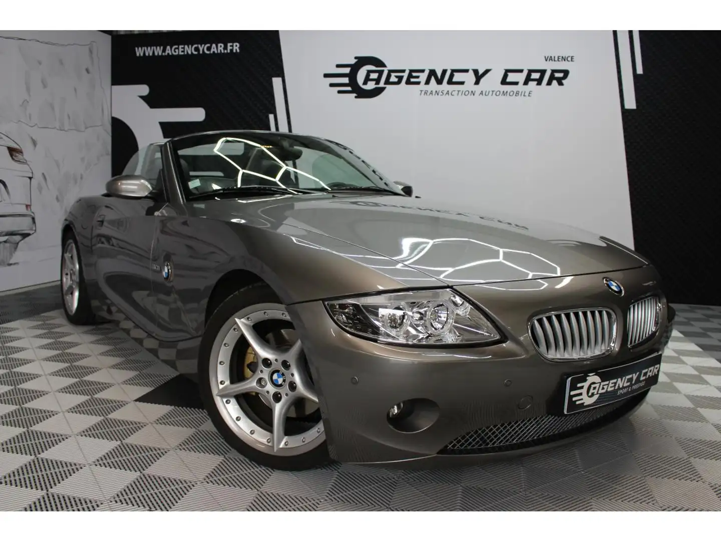 BMW Z4 3.0i  E85 TRES BEL EXEMPLAIRE SUIVI COMPLET Grau - 2