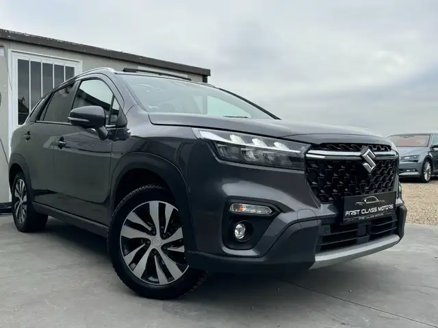 Suzuki SX4 S-Cross 1.5 Dualjet Hybrid - TVA - FACELIFT - PANO - SEMI CUIR - CARPLAY SANS FIL - CAMERA 360° - GARANTIE SUZUKI ! - 1ER PROPR