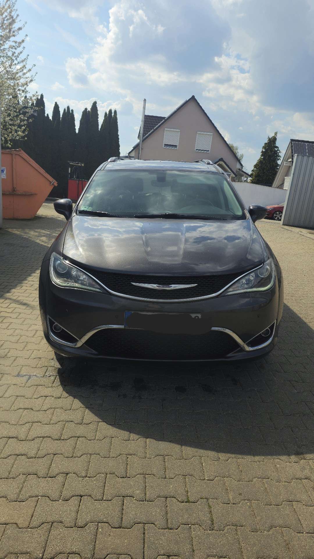 Second hand Chrysler Pacifica 