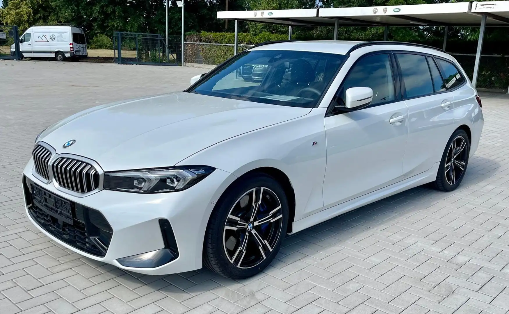 BMW 330 330i Touring M Sport LED Kamera D.Cockpit Leder Blanc - 1
