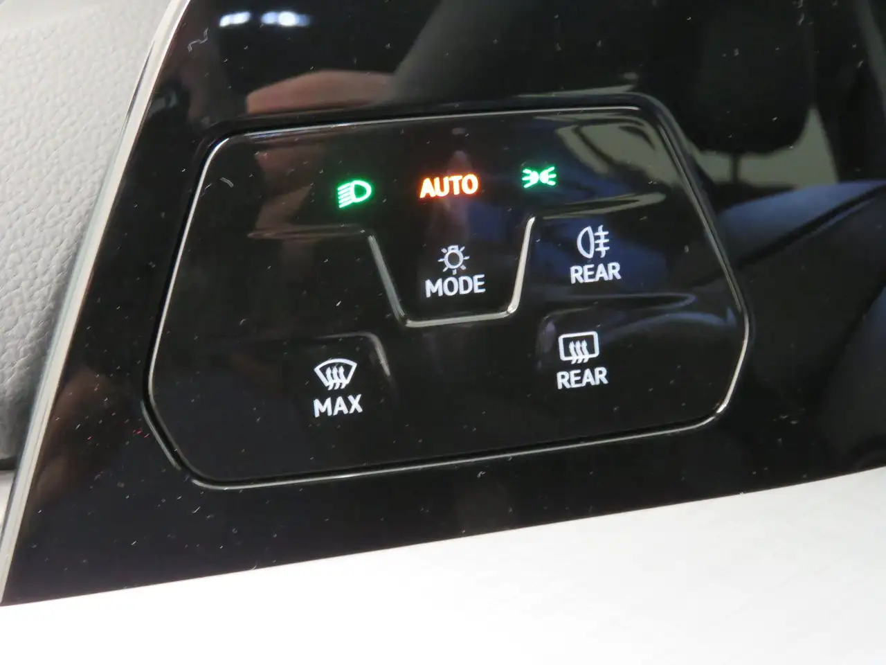 Volkswagen Golf Rabbit TSI 10