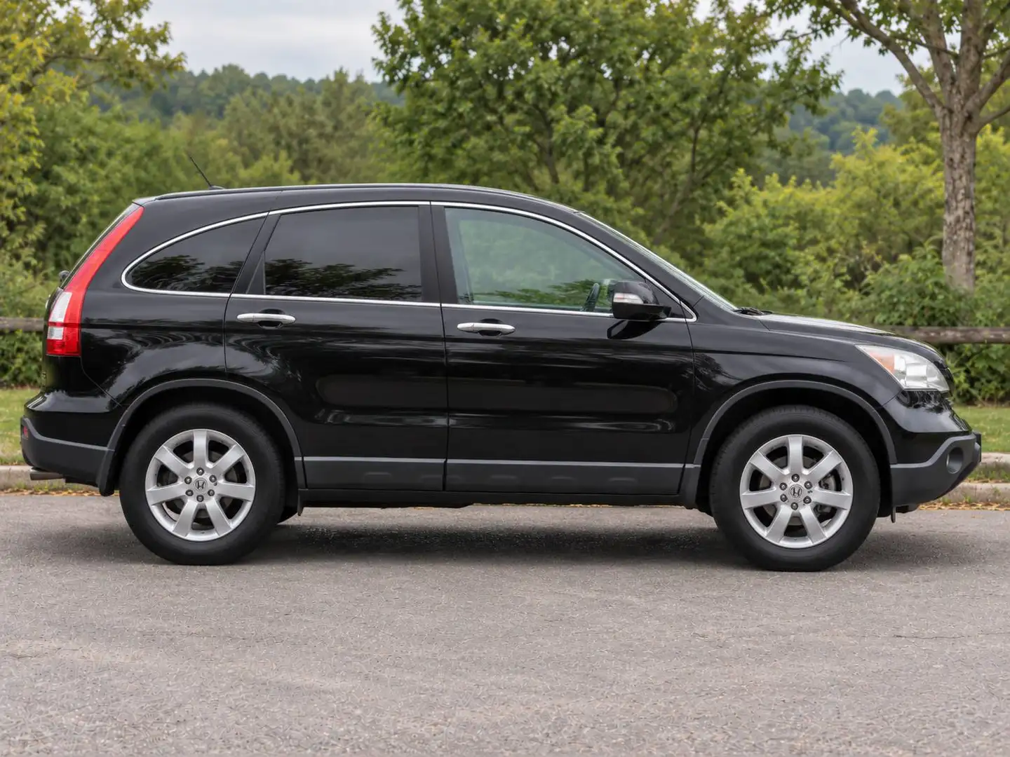 Honda CR-V gut gewartet | Executive 4WD | Turbo neu | Premium Schwarz - 2
