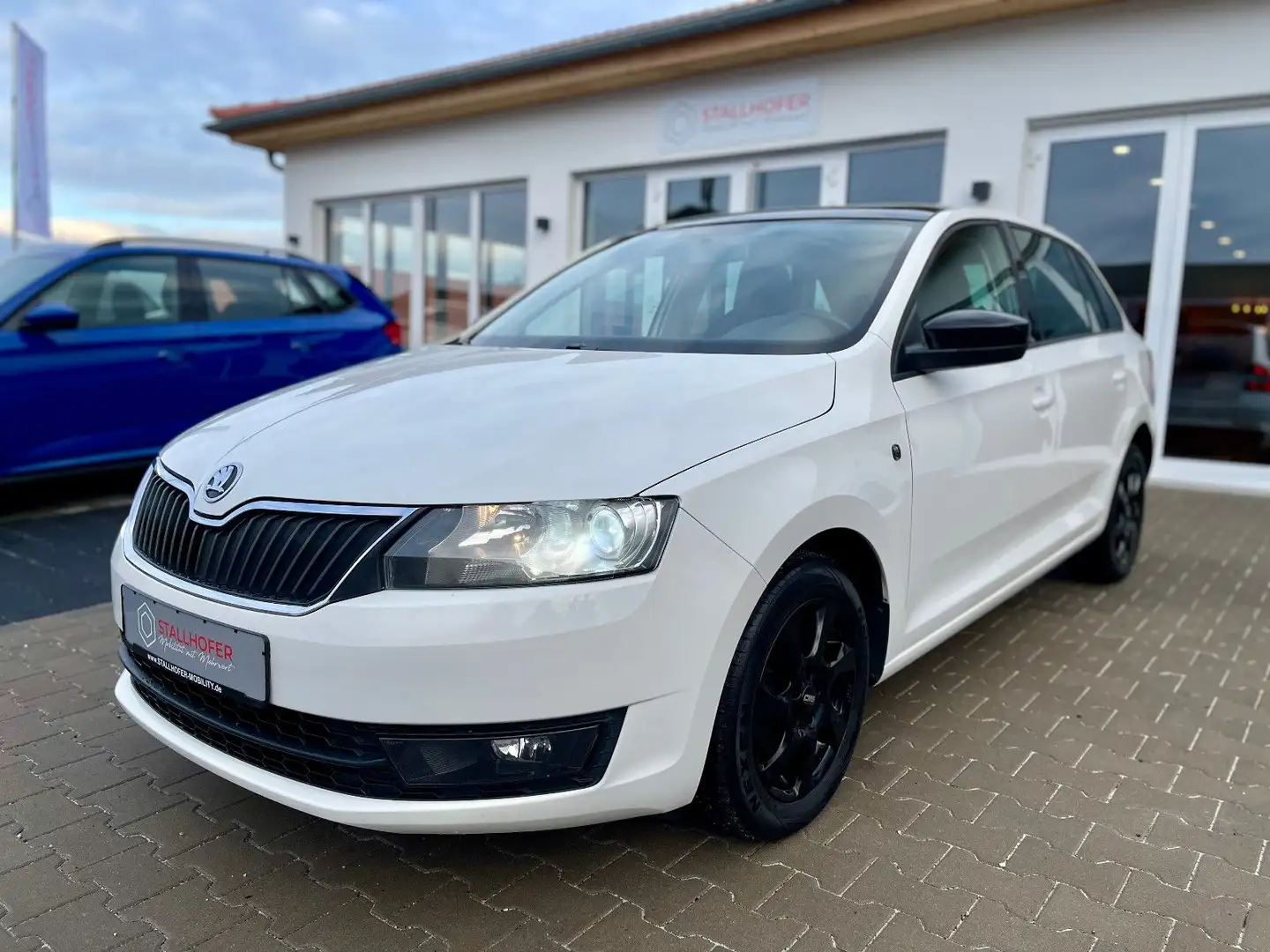 Skoda Rapid/Spaceback Spaceback Xenon Climatronic Alu PDC ZV NSW Weiß - 1