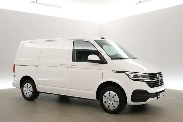 Volkswagen Transporter view 6