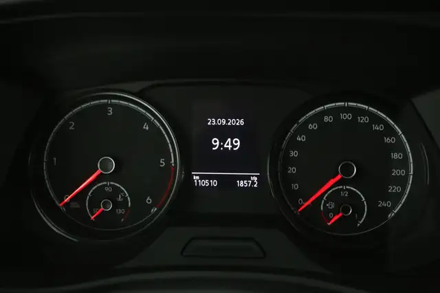 Volkswagen Transporter view 12