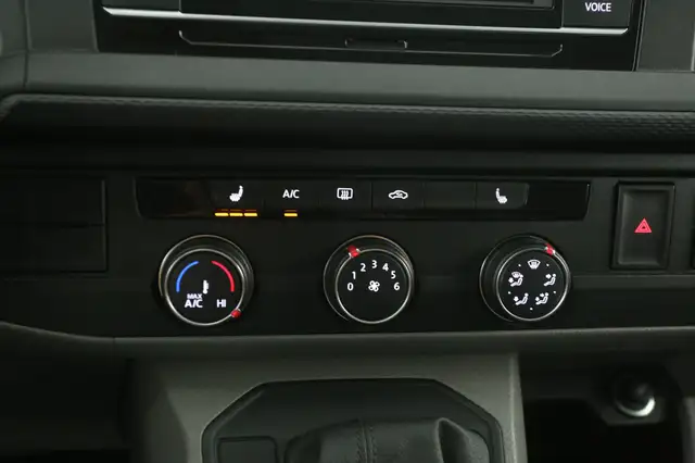 Volkswagen Transporter view 18