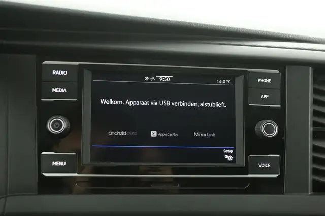 Volkswagen Transporter view 13