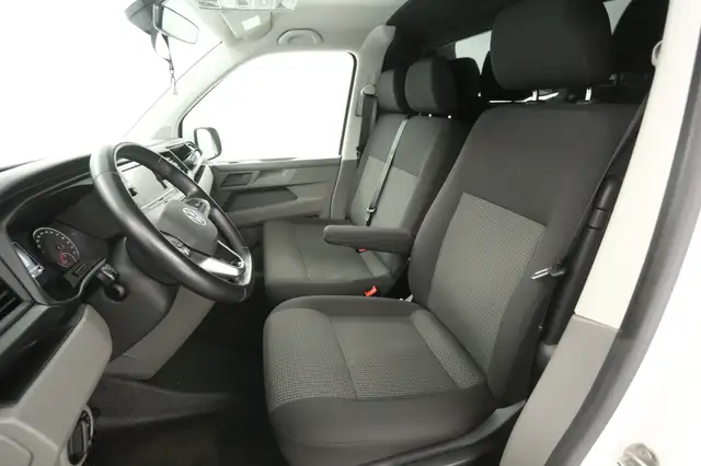 Volkswagen Transporter view 9