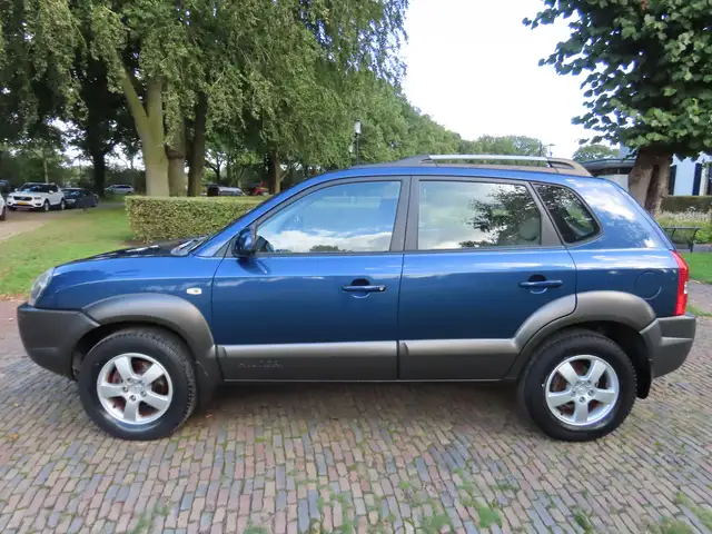 Hyundai Tucson view 2
